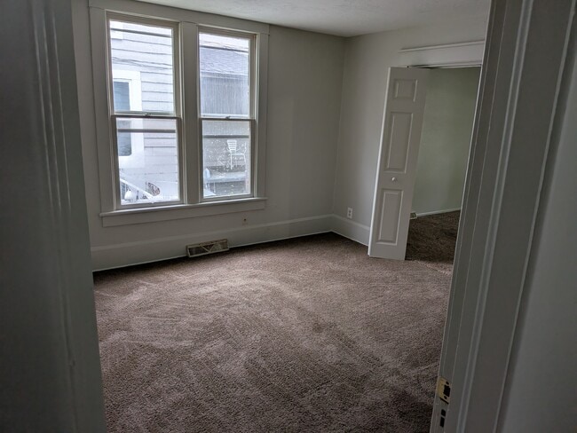 Photo - 77 N Pine St
