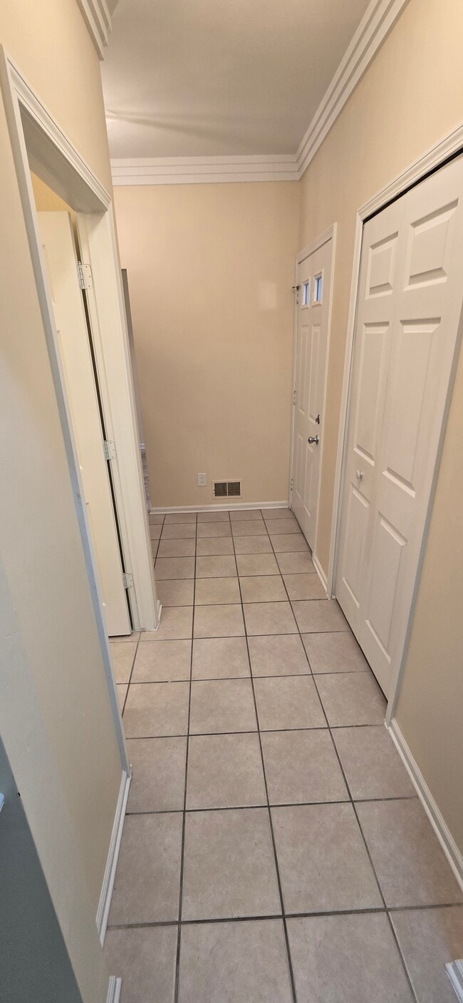 Photo - 1240 University Dr