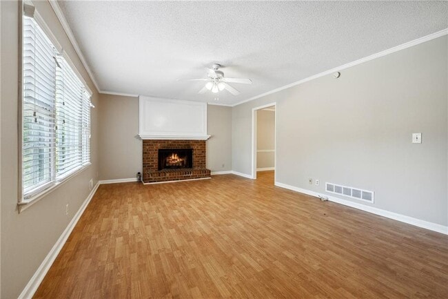 Photo - 2684 Forest Way NE