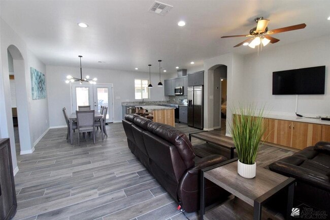 Photo - 4259 W 11th St