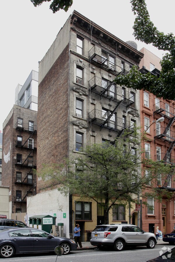 453 W 36th St - 453 W 36th St Apartments