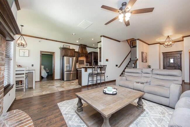 Photo - 18121 Haslemere Ln