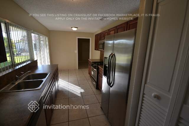 Photo - 13330 SW 43rd St