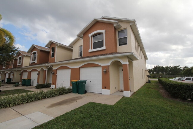 Building Photo - 1015 Venetian Dr Unit 205 Rental