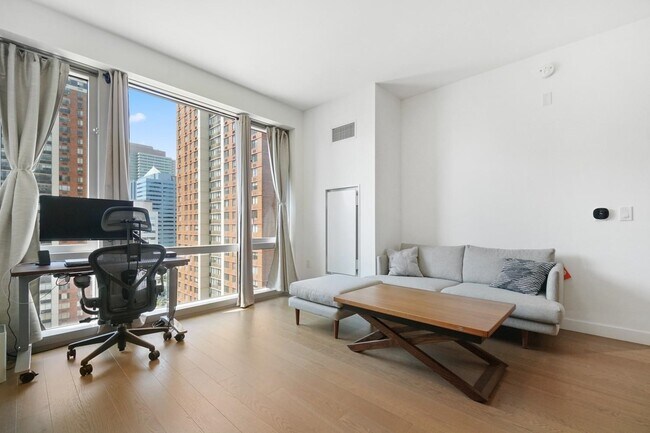 75 Park Ln S Unit 1610