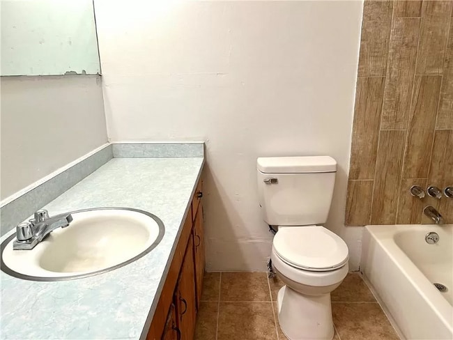 Photo - 2226 Formosa Cir