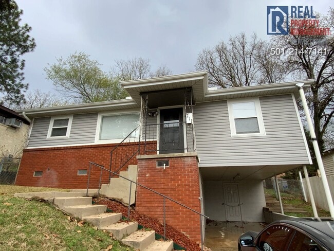 Photo - 711 W 54th St