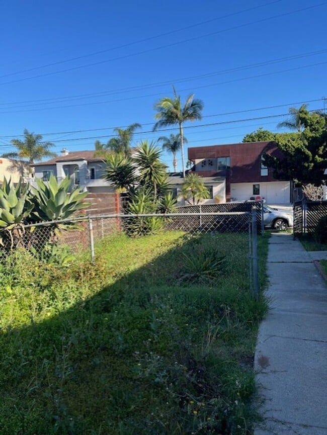 Photo - Iroquois Avenue Unit 4839