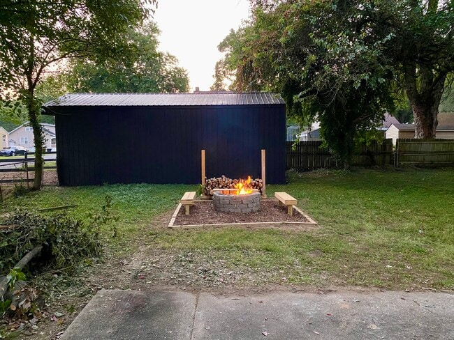 Photo - 400 N 43rd St