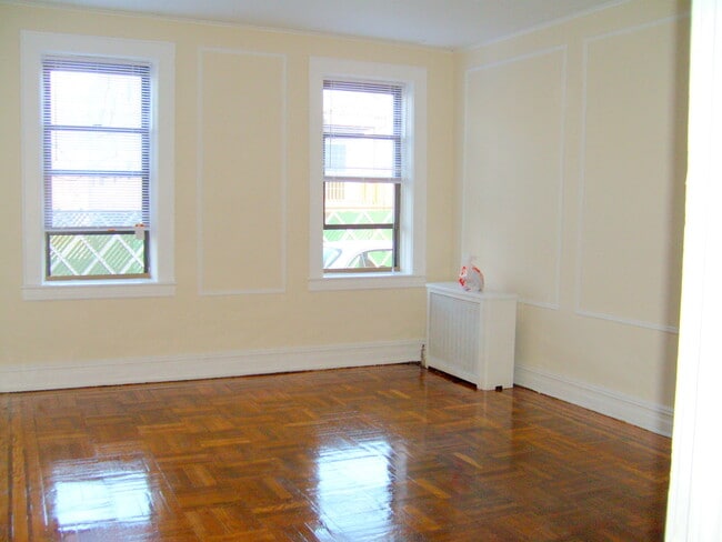 Pineda Apartments