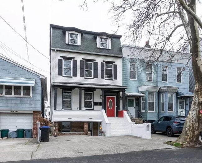 Building Photo - 26 Elizabeth St