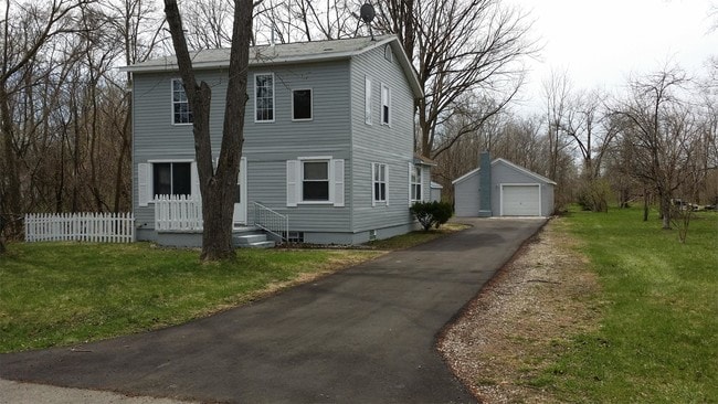 Building Photo - 1061 Centennial Ave Rental