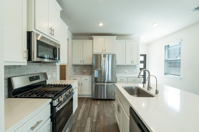 Photo - 838 Pepperbark Loop