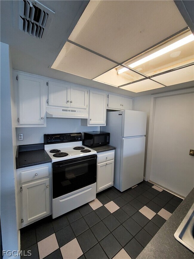 Photo - 931 SE 23rd Pl