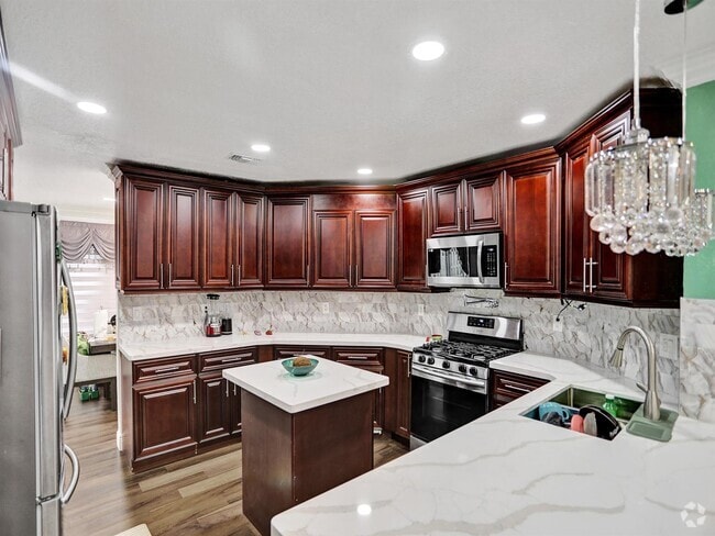 Building Photo - 613 NW 135th Ter Rental