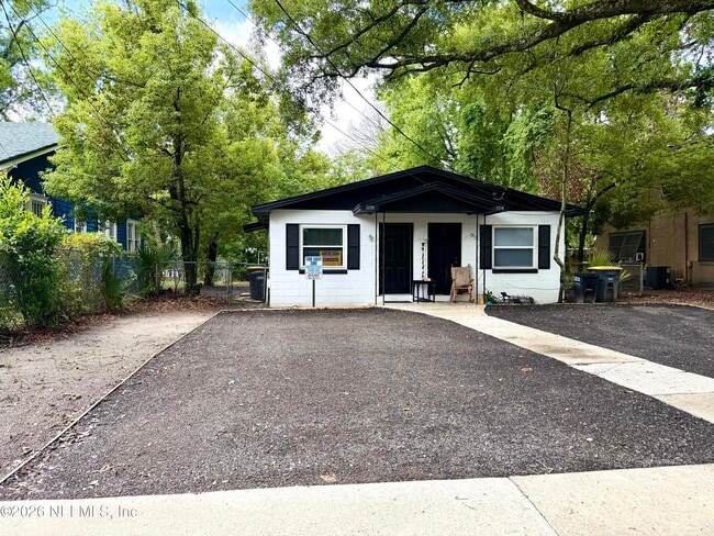 Building Photo - 3226 Rosselle St