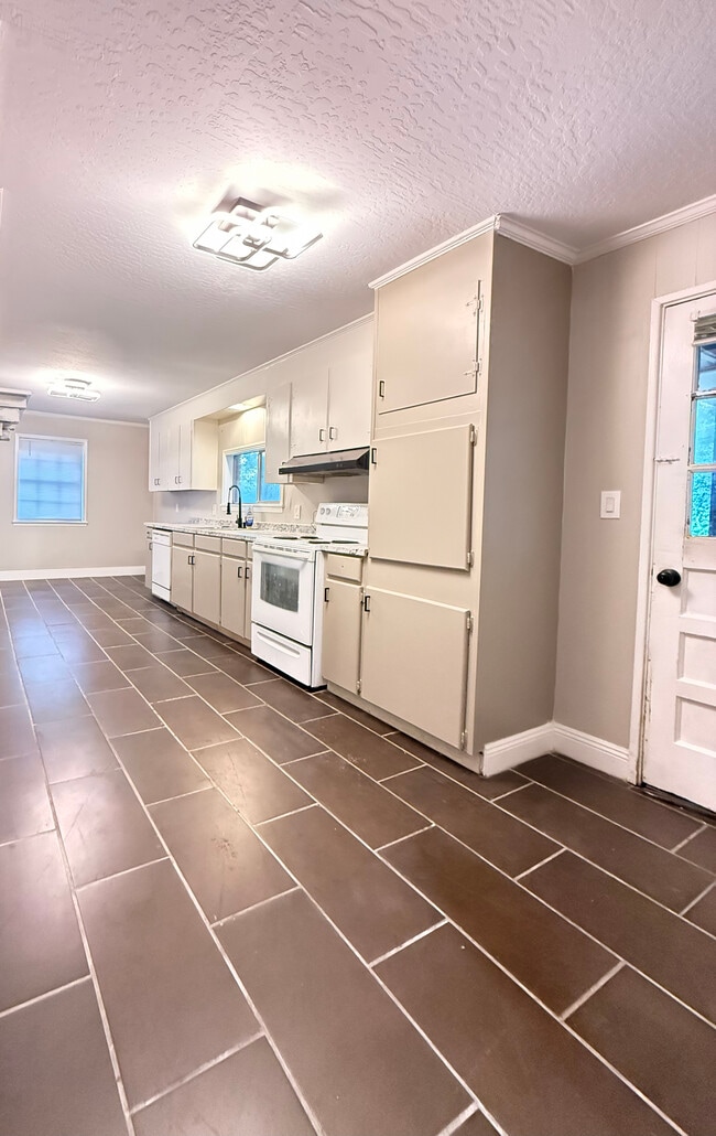 Photo - 27 Ford Loop