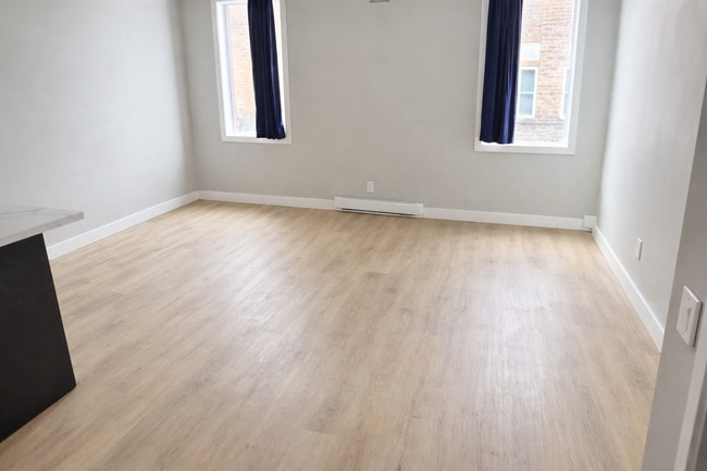 Photo - 51 King St W Unit 202