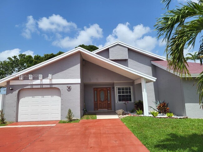 Building Photo - 6760 SW 156th Ct