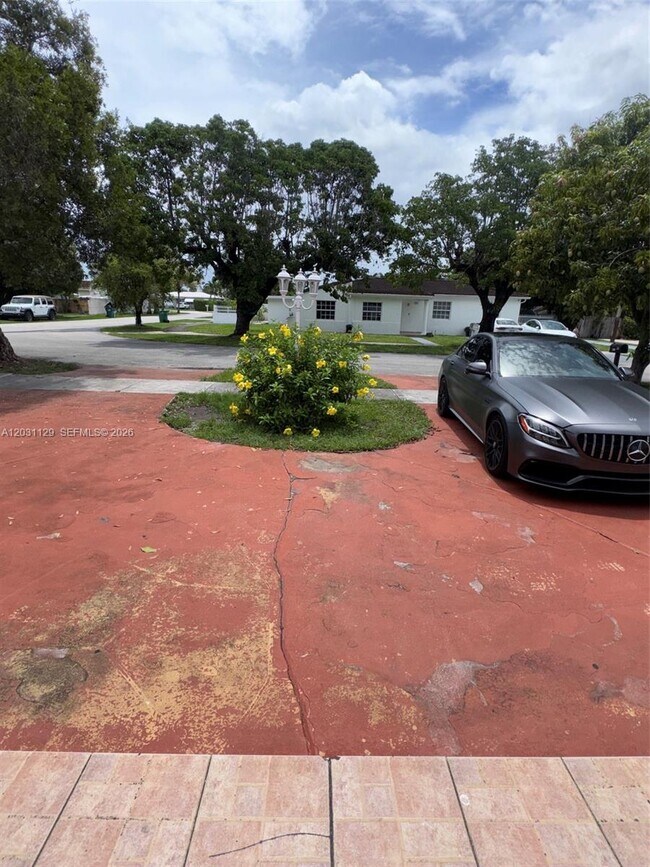 Photo - 1120 SW 73rd Ave