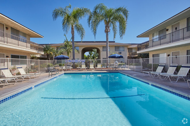 Balboa Apartments - Balboa Apartments