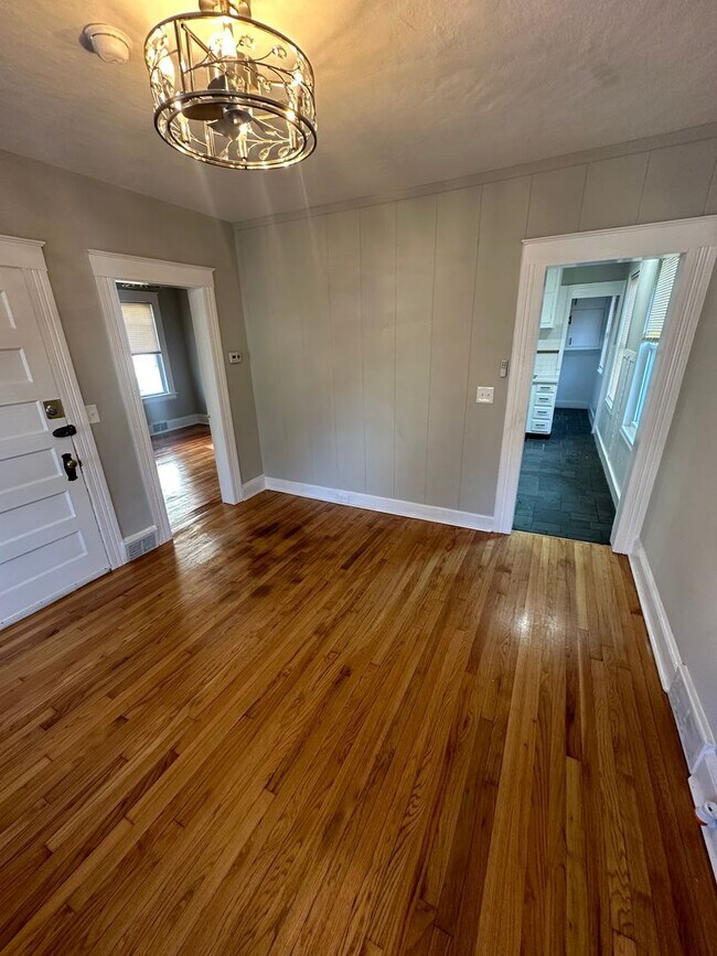 Photo - Fox St 164-166 Unit 164 Fox St 1st Fl