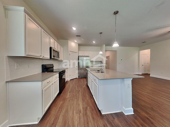 Photo - 2211 Saffron Walden Dr