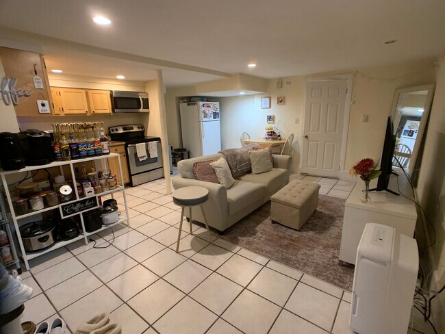 Photo - 136 Chiswick Rd Unidad B