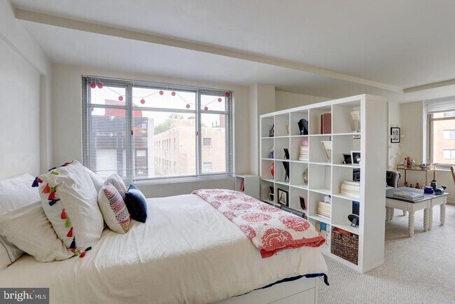 Photo - 940 25th St NW Unit 309S