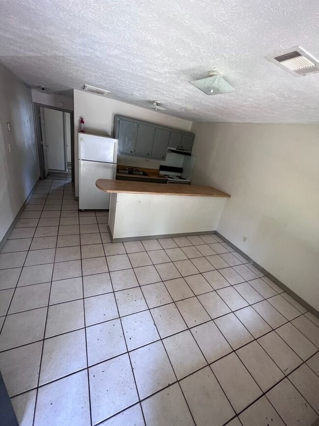 Building Photo - Monthly Paid Rent Unit 1 Rental