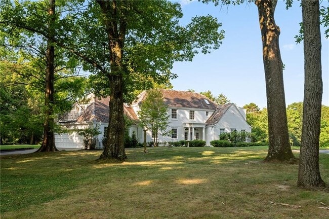 Photo - 879 Blackburn Rd