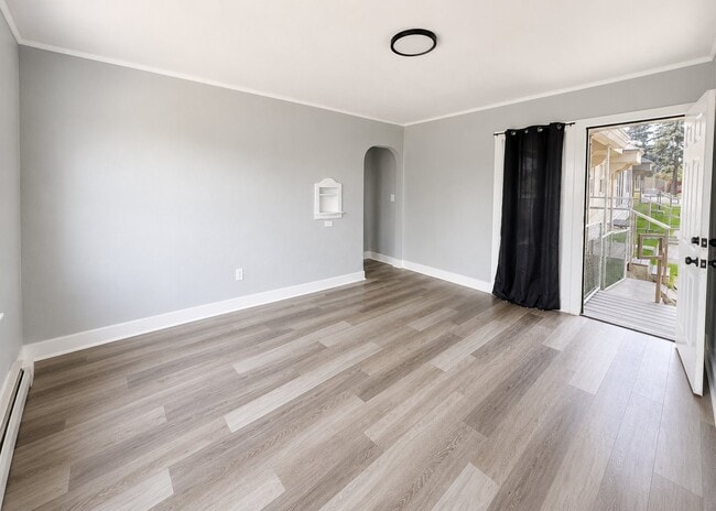 133 N Monroe St Unit 5