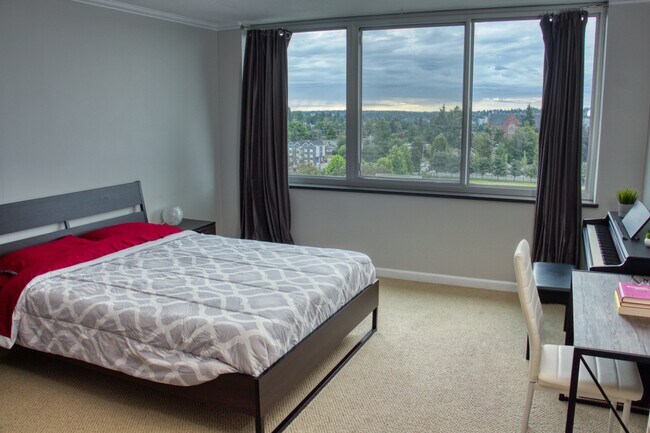 12th floor bedroom with great North facing views and lots of natural light - 4540 8th Ave NE Unit 1204