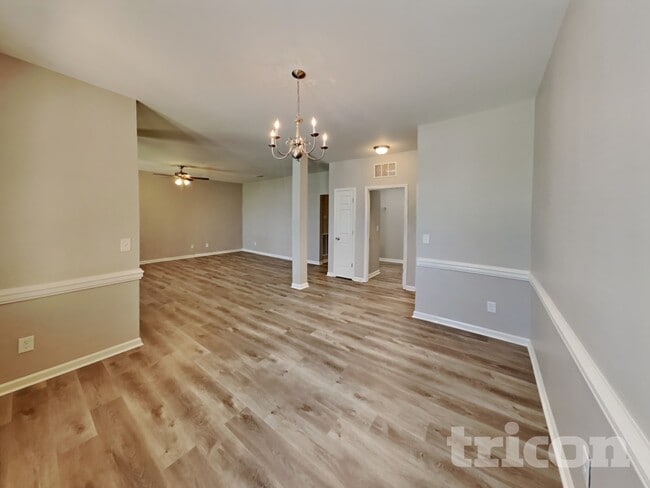 Photo - 1582 Weatherend Dr