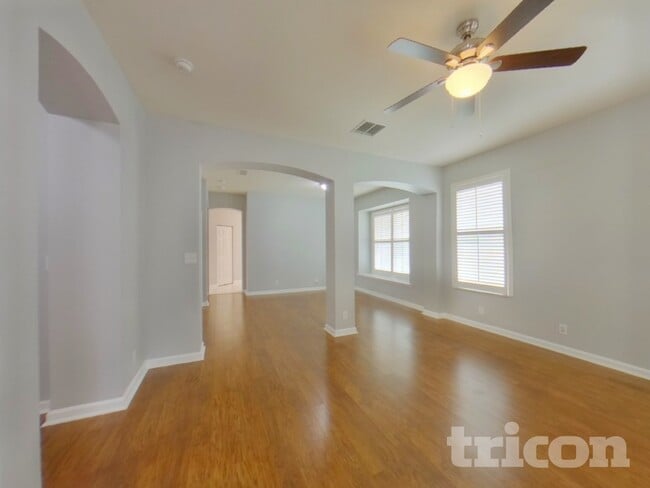 Photo - 204 Addington Dr