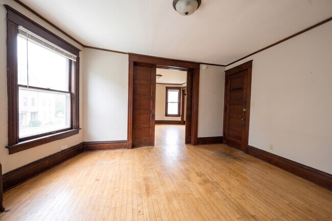 Photo - 120 N Franklin St