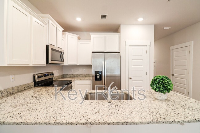 1646 Iroquois Ct