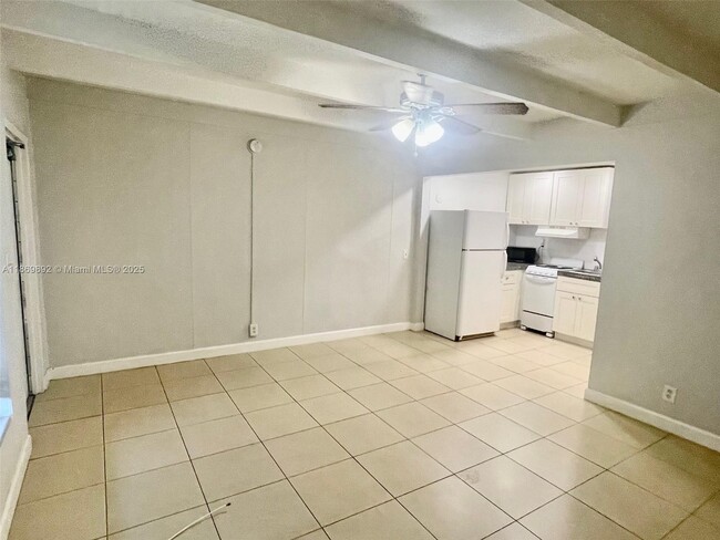 Photo - 1079 SE 22nd Ave Unit 3S