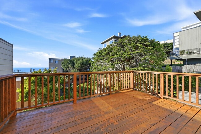 Photo - 685 47th Ave