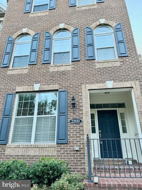 Building Photo - 22619 Norwalk Square Rental