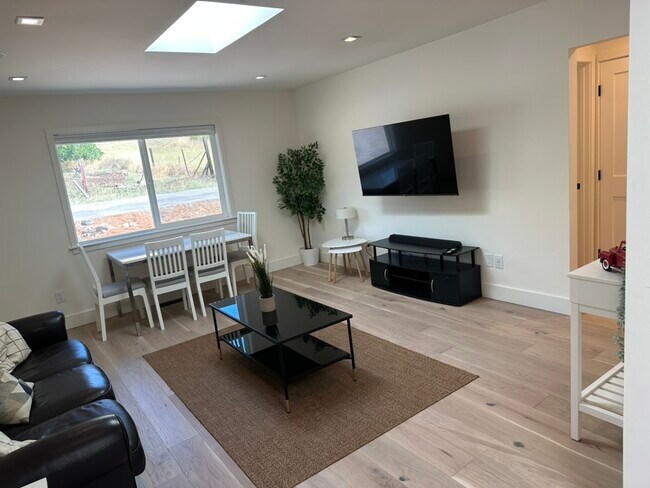 Photo - 323 Casa Loma Rd Unit A