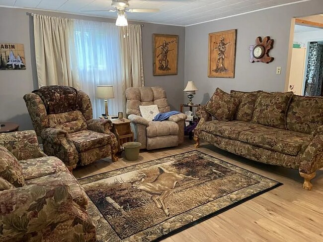 Photo - 7901 Loud Dr