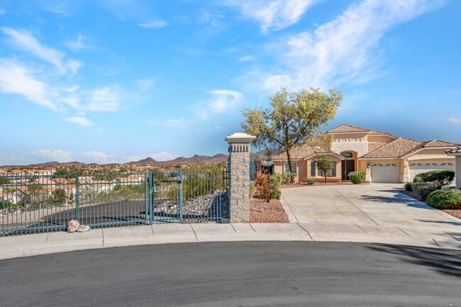 Photo - 4 bed, 2.5 bath single-story home in the g...