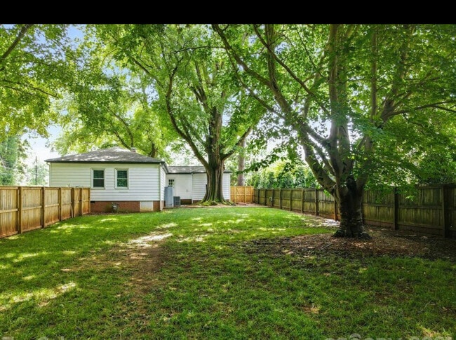 Photo - 4326 Castleton Rd