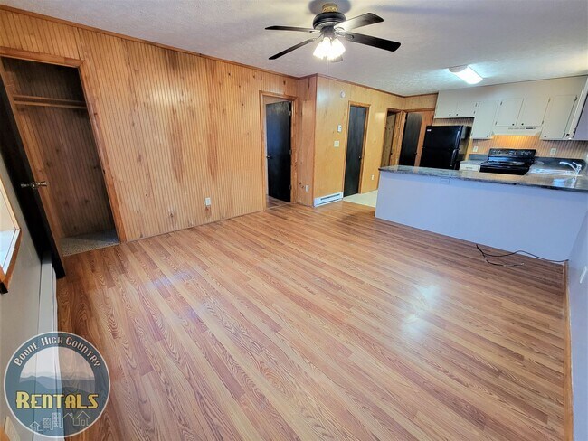 Photo - 387 Sugarloaf Rd Unit 387 Sugarloaf Rd - Upper