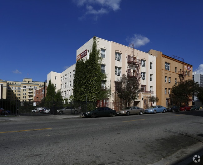 Building Photo - Mariposa Apartments Unit 709 S. Mariposa Avenue - #402
