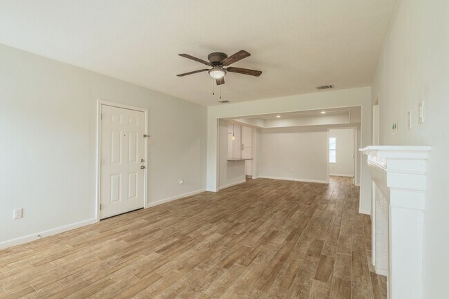 2319 Rosewood St