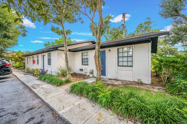 Photo - Pinewood Apartments