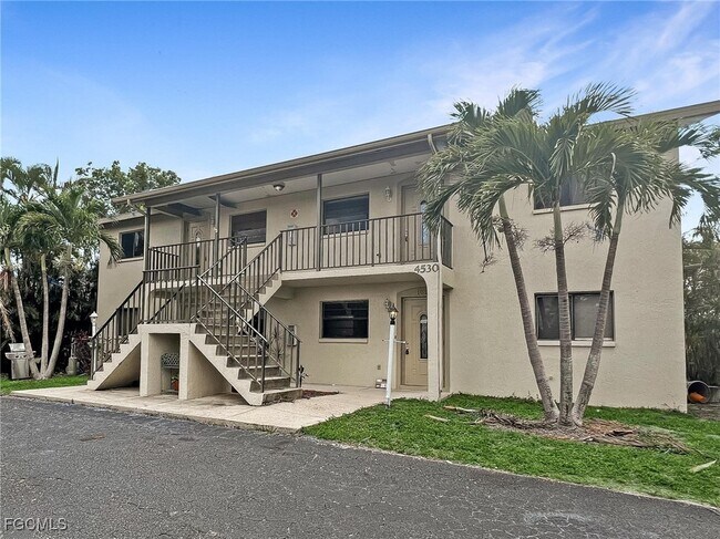Photo - 4530 SW 10th Ave Unit 202
