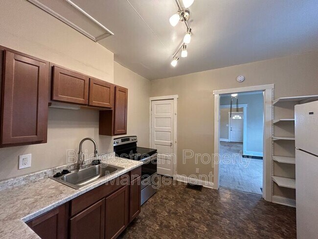 Photo - 1450 John Glenn Rd